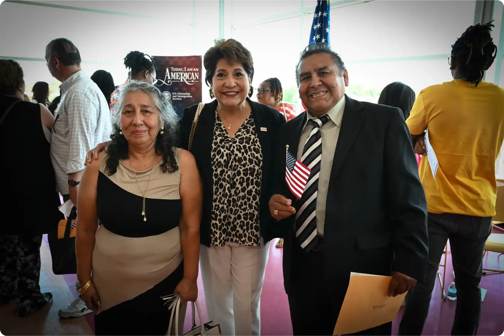 UnidosUS President and CEO Janet Murguía  joins newly naturalized citizens at a ceremony held at UnidosUS Affiliate Instituto del Progreso Latino in Chicago, IL.